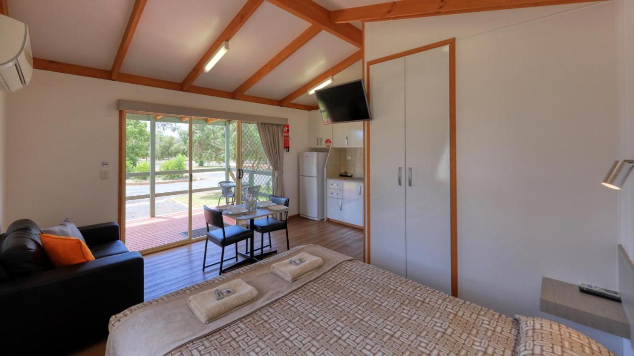 Cobar Caravan Park Экстерьер фото