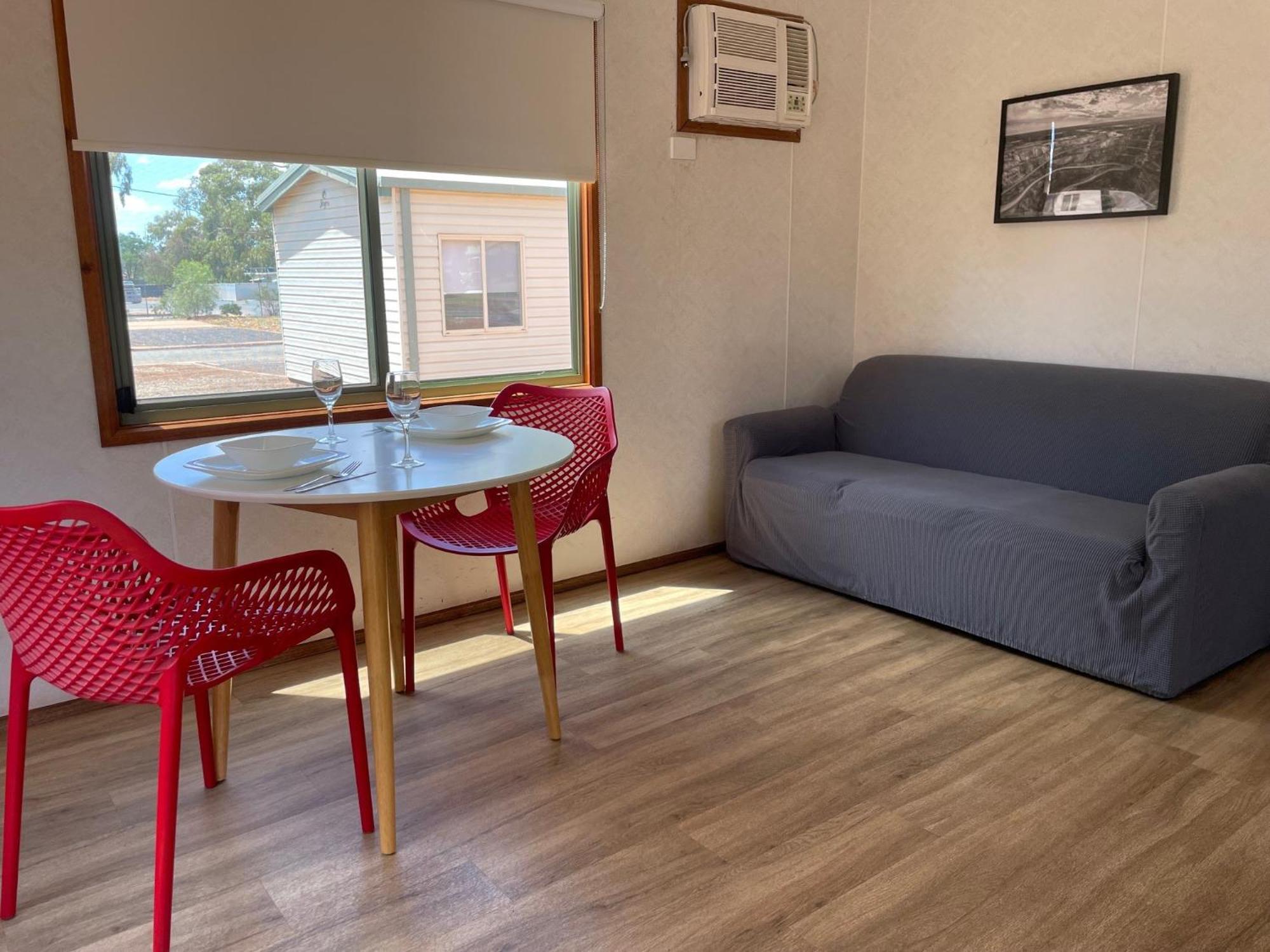 Cobar Caravan Park Экстерьер фото