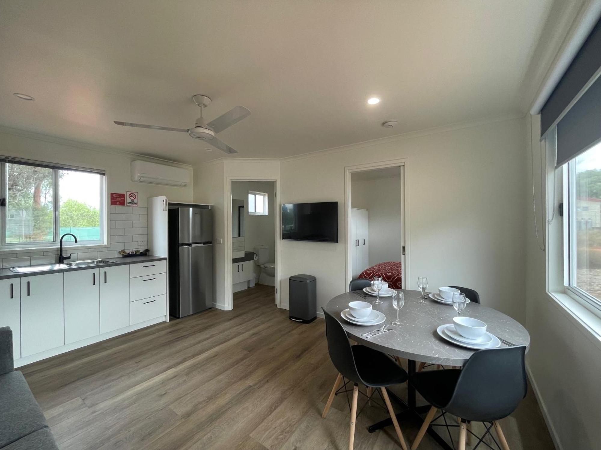 Cobar Caravan Park Экстерьер фото